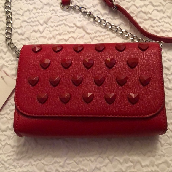 Betsey Johnson Crimson Faux Leather Crossbody Studded Hearts & Chain Accents NWT - Picture 4 of 16